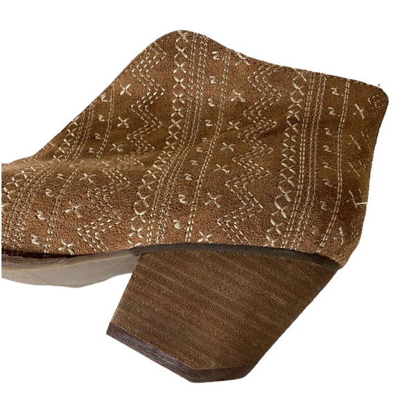 Anthropologie AMUSE SOCIETY x MATISSE Tan Faux Suede Stitched Cruz Ankle Boots - Picture 11 of 13